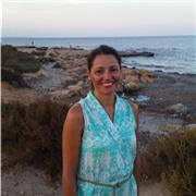 Doy clases de inglés a nivel de primaria y secundaria. Soy diplomada en magisterio por la especialidad de inglés y tengo el B2 de la escuela oficial d
